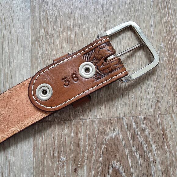 Brenneman's Men's Brown Leather Scenic Horse Embossed Belt sz 36 Avant Garde - Picture 3 of 10